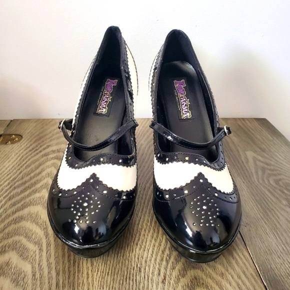 FUNTASMA size 9 black and white  Mary jane. - Picture 2 of 7